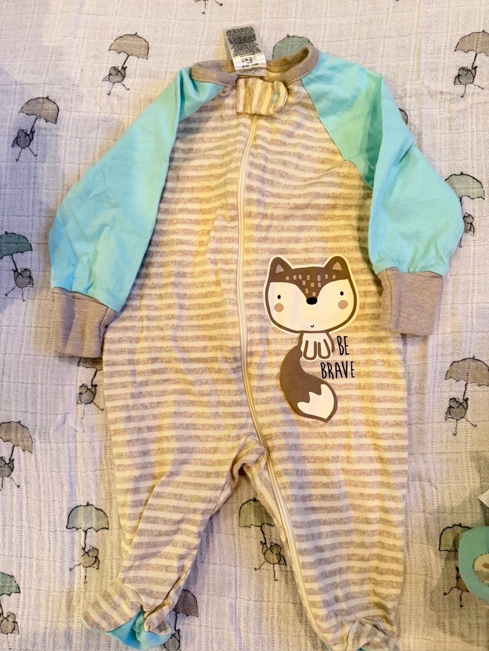 Gerber organic cotton NB bundle of 3 sleepers, gently used